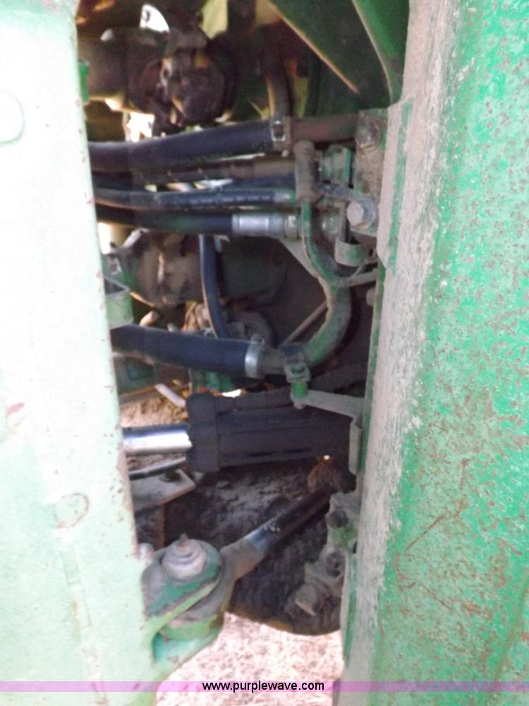image for item I9218 1979 John Deere 8640 4WD tractor