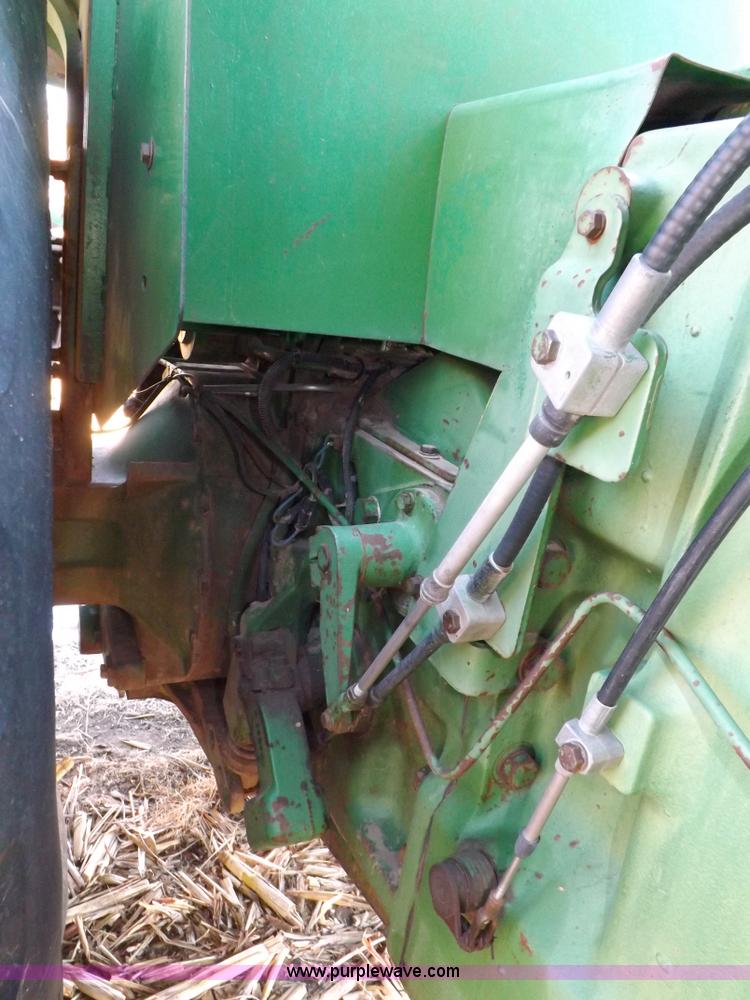 image for item I9218 1979 John Deere 8640 4WD tractor