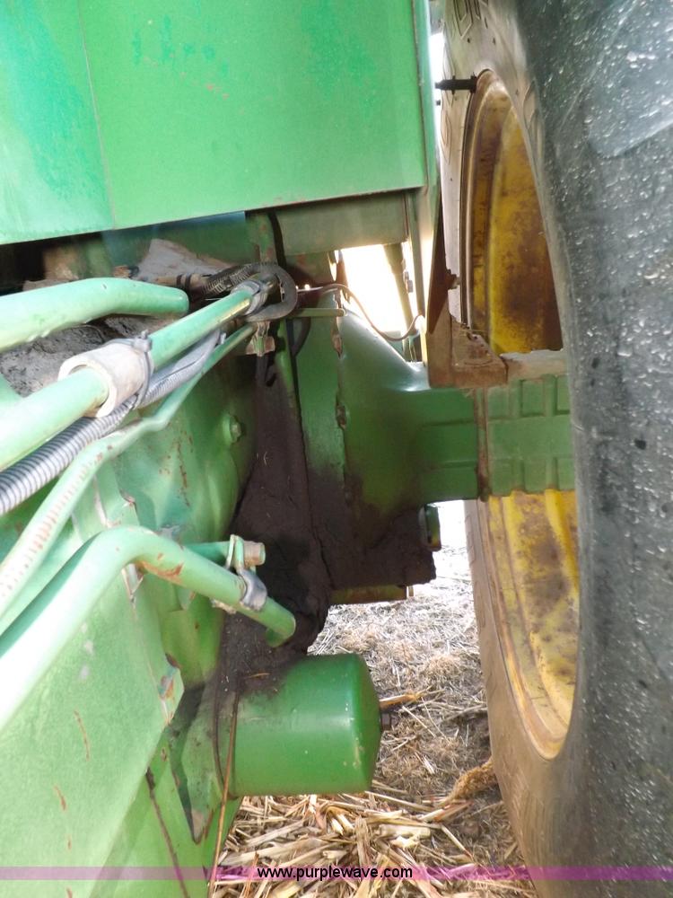 image for item I9218 1979 John Deere 8640 4WD tractor