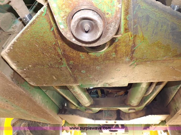 image for item I9218 1979 John Deere 8640 4WD tractor