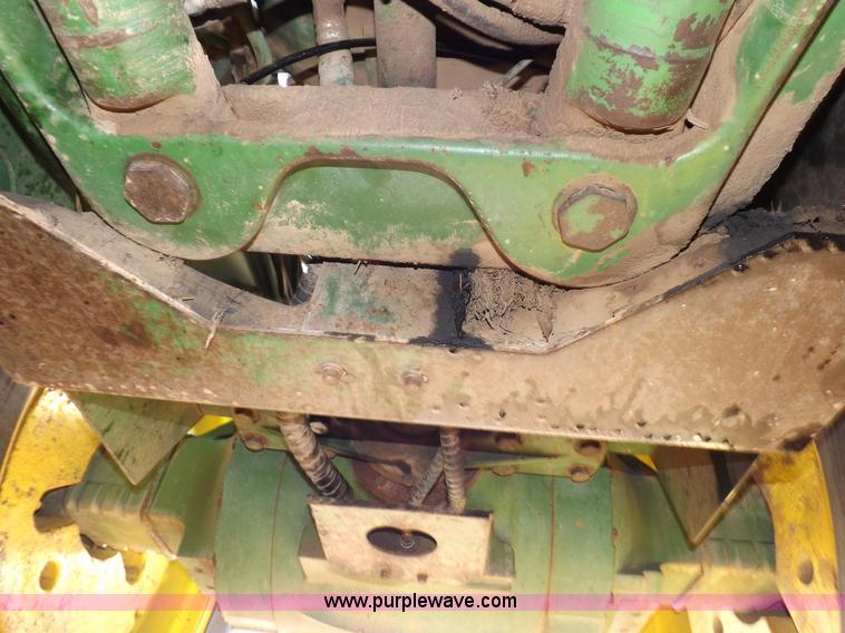 image for item I9218 1979 John Deere 8640 4WD tractor