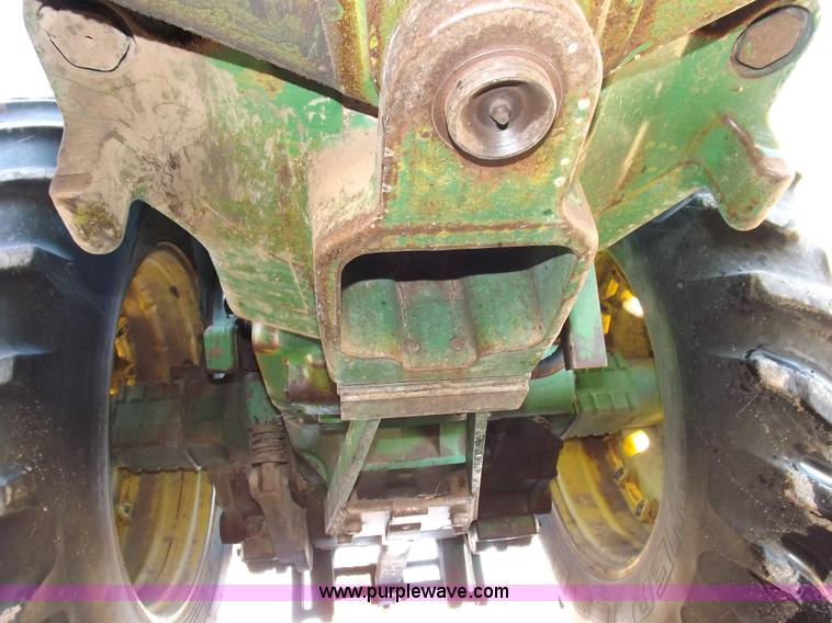 image for item I9218 1979 John Deere 8640 4WD tractor
