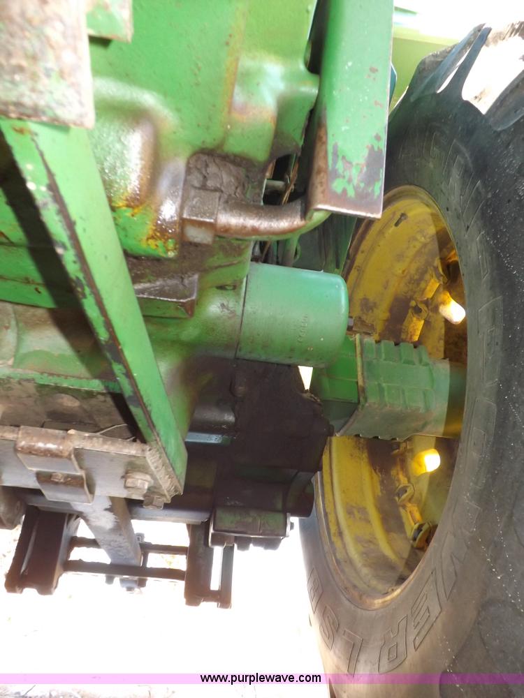 image for item I9218 1979 John Deere 8640 4WD tractor