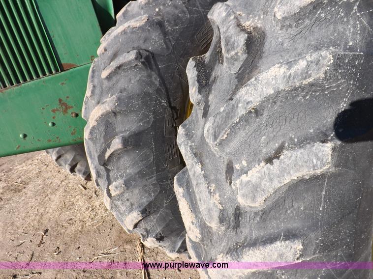 image for item I9218 1979 John Deere 8640 4WD tractor