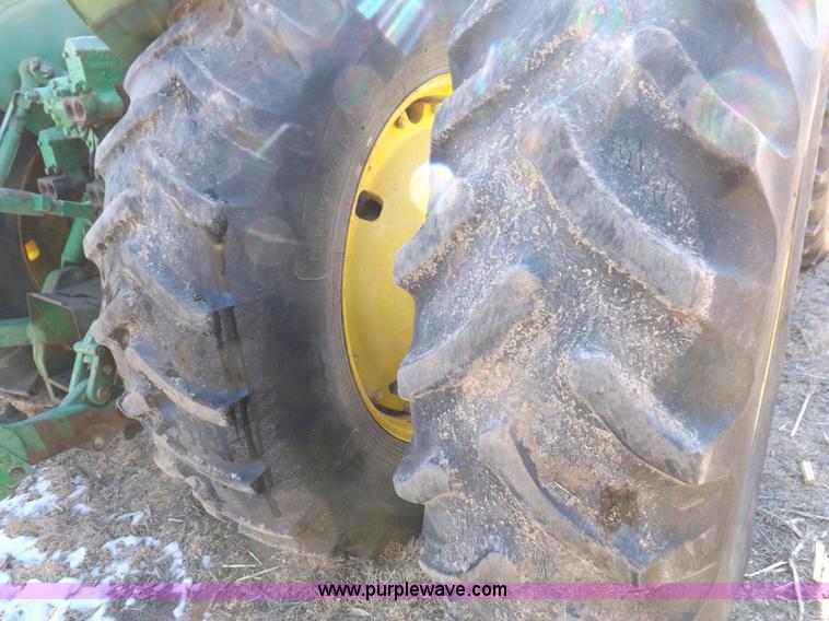 image for item I9218 1979 John Deere 8640 4WD tractor