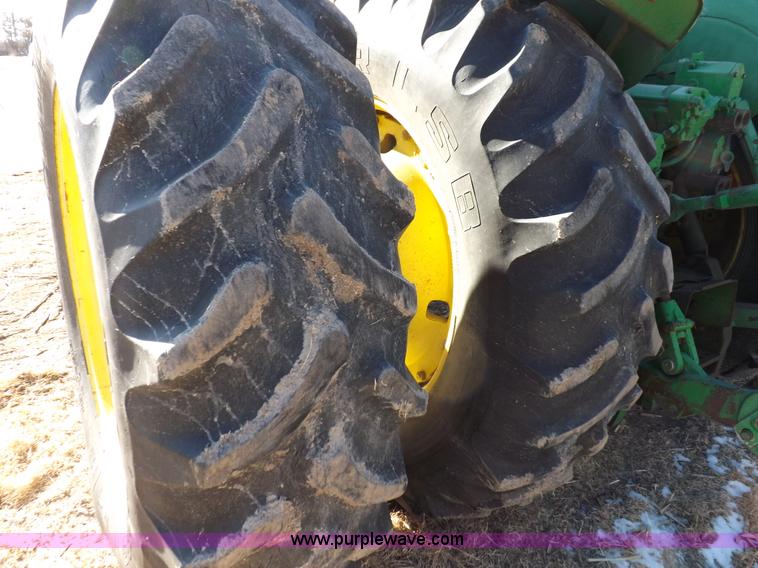image for item I9218 1979 John Deere 8640 4WD tractor