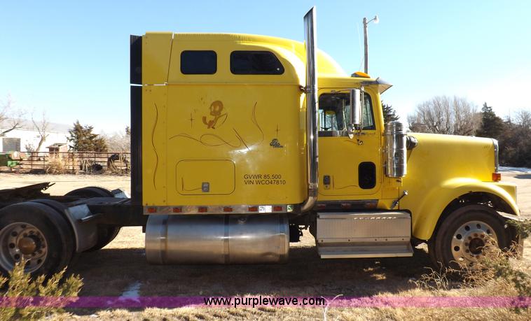 image for item I9219 1998 International F9370 Eagle semi truck