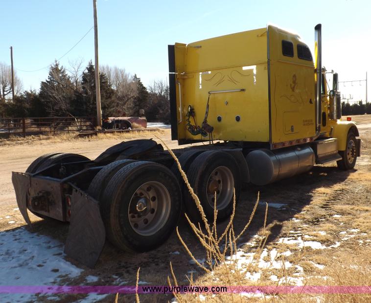 image for item I9219 1998 International F9370 Eagle semi truck