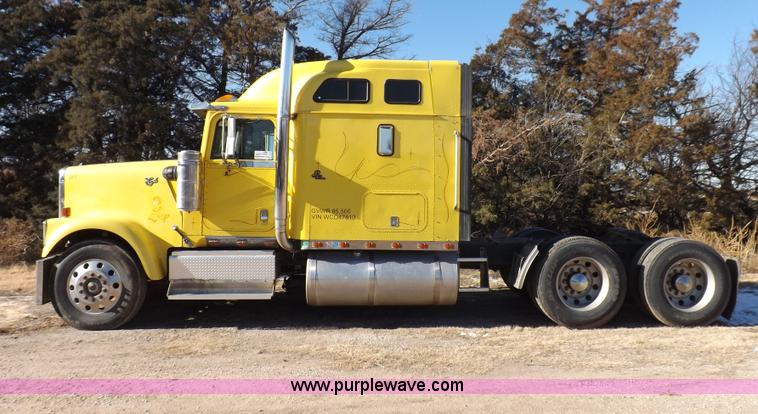 image for item I9219 1998 International F9370 Eagle semi truck