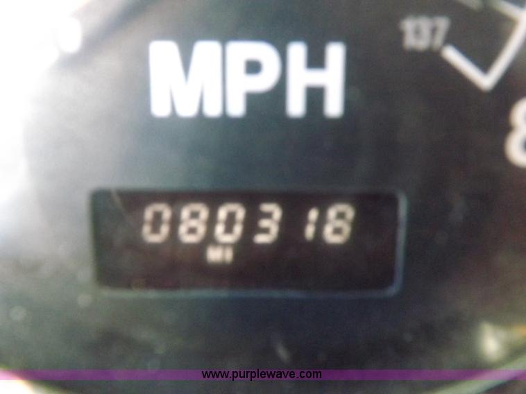 image for item I9219 1998 International F9370 Eagle semi truck