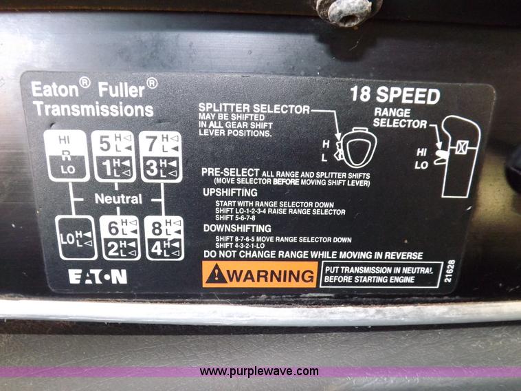 image for item I9219 1998 International F9370 Eagle semi truck