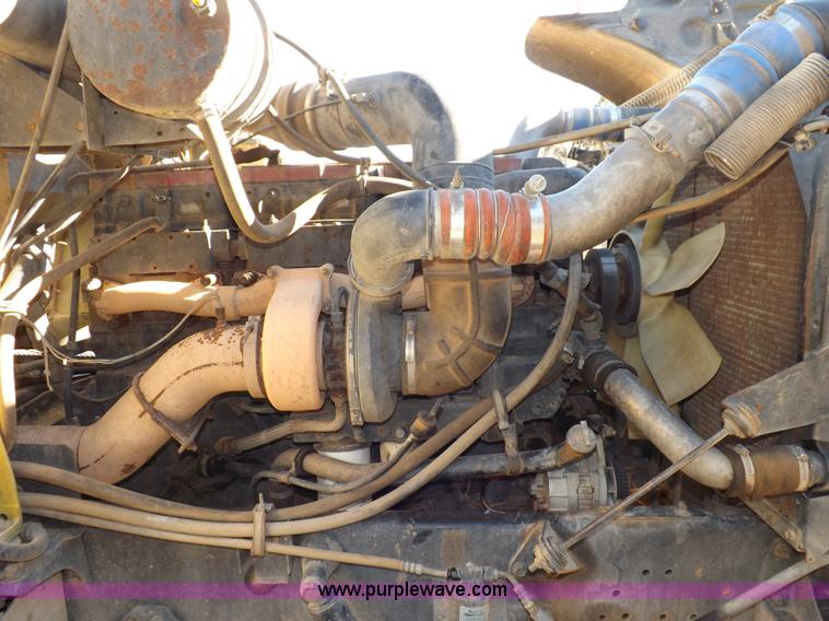 image for item I9219 1998 International F9370 Eagle semi truck