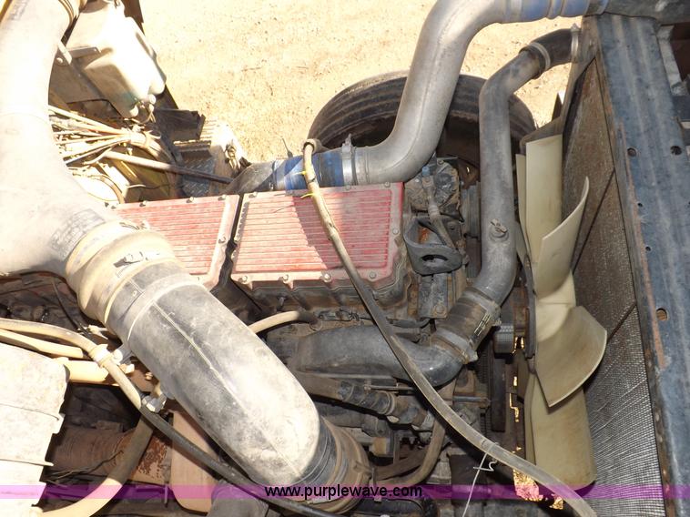 image for item I9219 1998 International F9370 Eagle semi truck