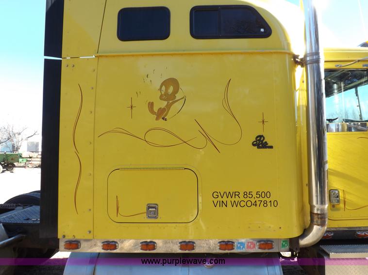 image for item I9219 1998 International F9370 Eagle semi truck