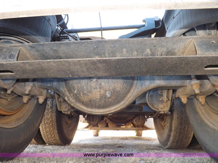 image for item I9219 1998 International F9370 Eagle semi truck