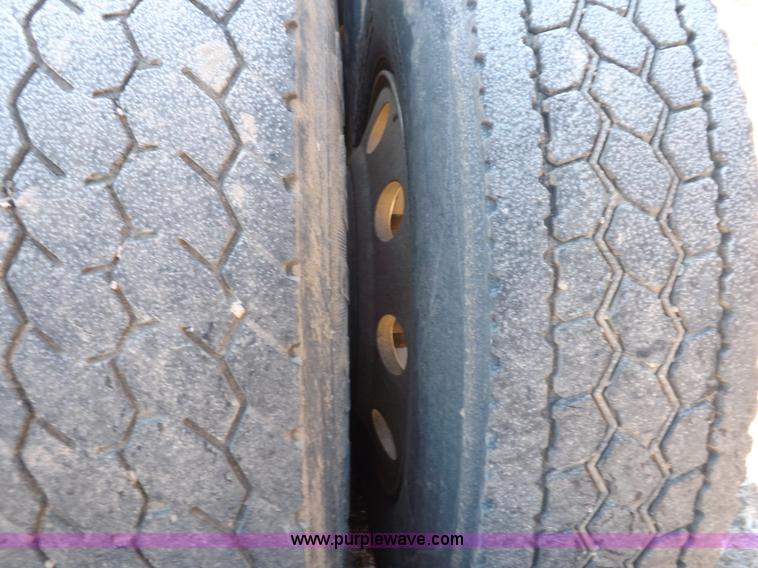 image for item I9219 1998 International F9370 Eagle semi truck