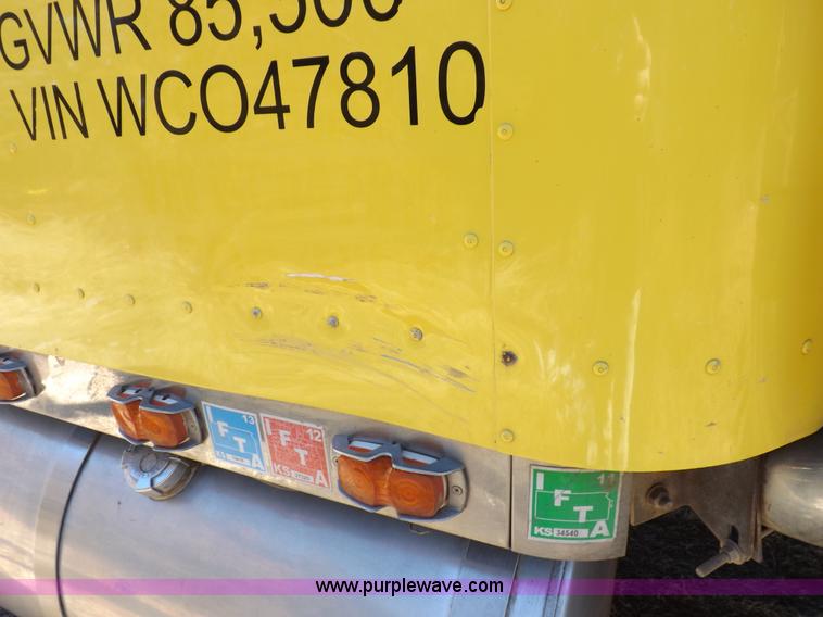 image for item I9219 1998 International F9370 Eagle semi truck