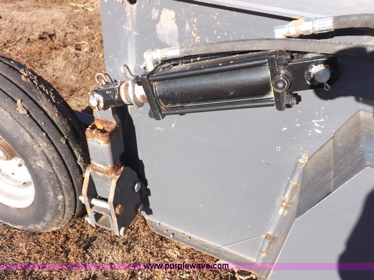 image for item I9220 Loftness center discharge shredder