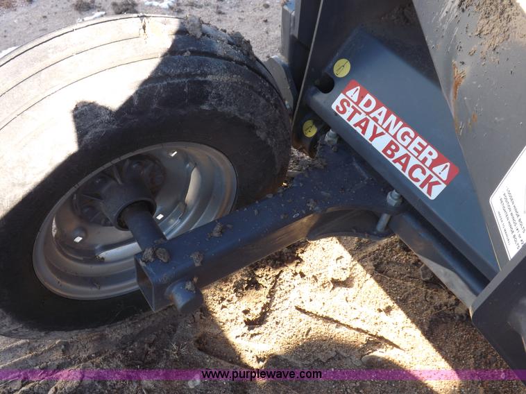 image for item I9220 Loftness center discharge shredder