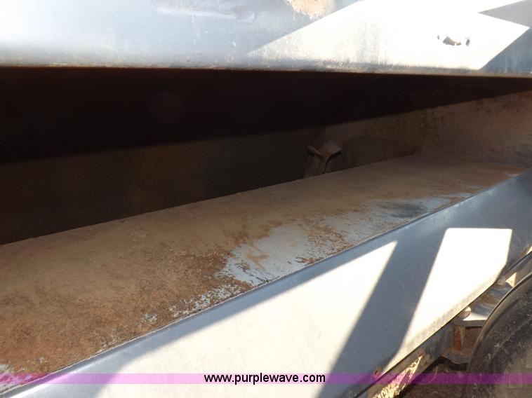 image for item I9220 Loftness center discharge shredder