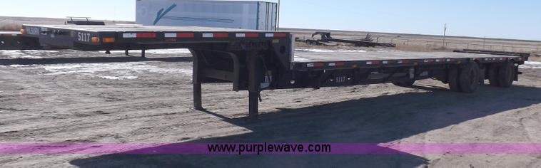 image for item I9223 2007 Transcraft step deck trailer
