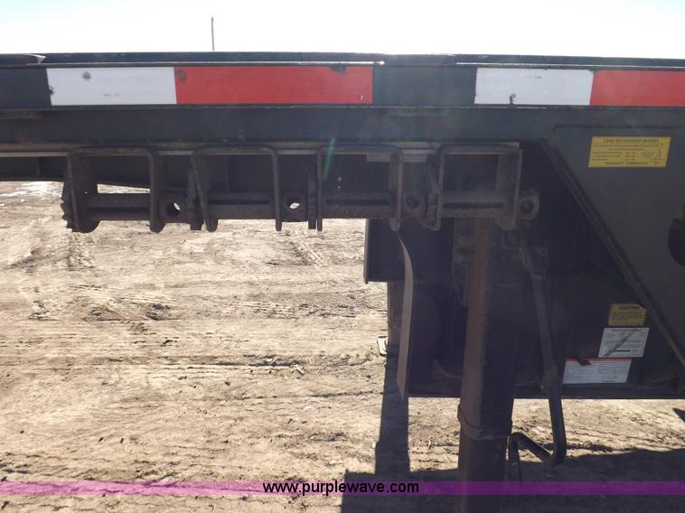 image for item I9223 2007 Transcraft step deck trailer