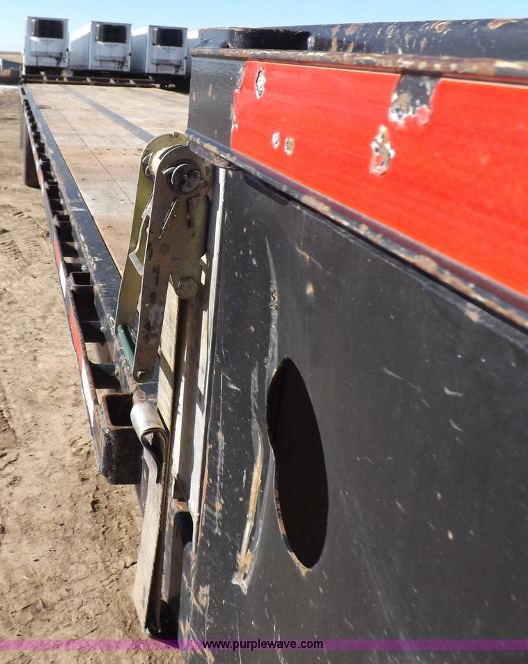 image for item I9223 2007 Transcraft step deck trailer