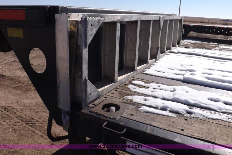 image for item I9223 2007 Transcraft step deck trailer