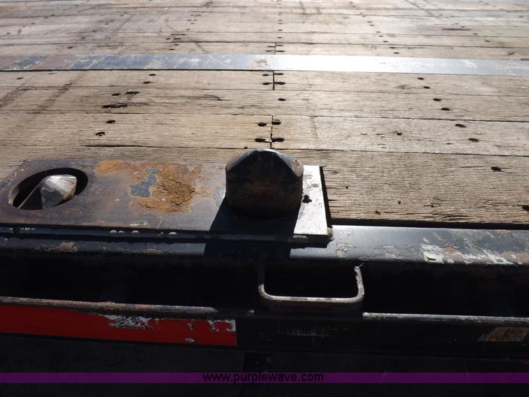 image for item I9223 2007 Transcraft step deck trailer