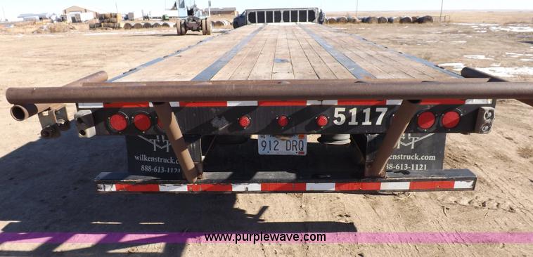 image for item I9223 2007 Transcraft step deck trailer