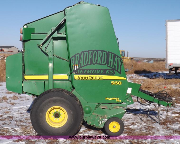 image for item I9237 2010 John Deere 568 round baler