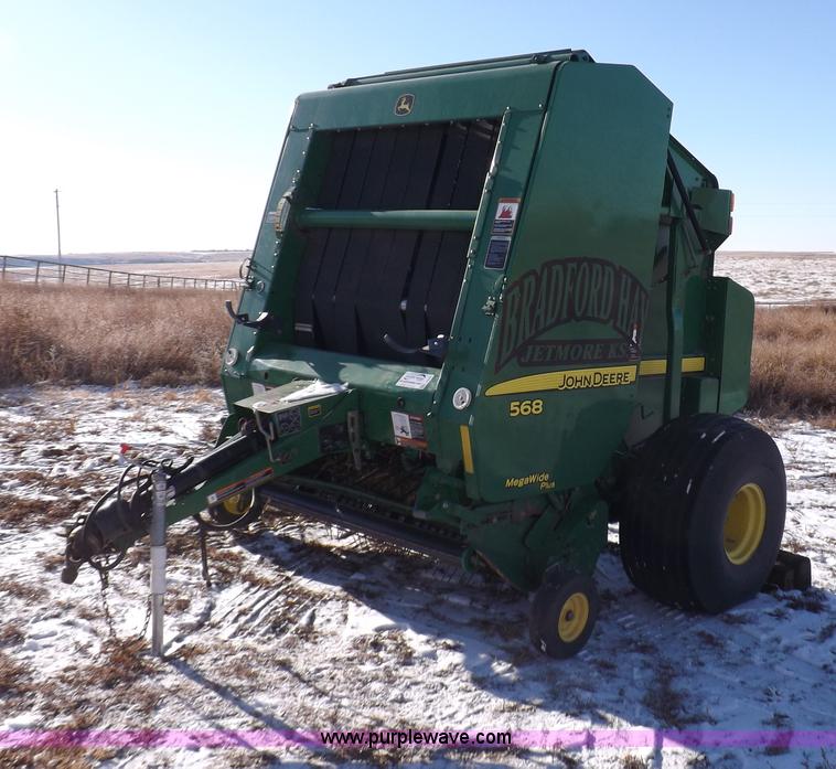 image for item I9237 2010 John Deere 568 round baler