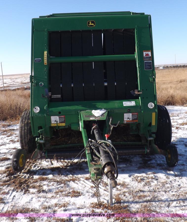 image for item I9237 2010 John Deere 568 round baler