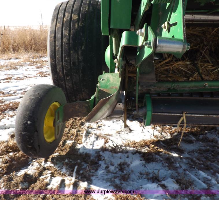image for item I9237 2010 John Deere 568 round baler