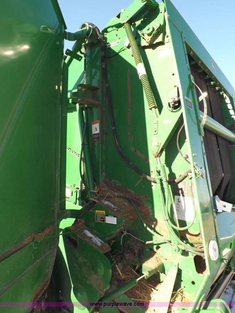 image for item I9237 2010 John Deere 568 round baler