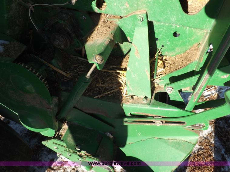 image for item I9237 2010 John Deere 568 round baler