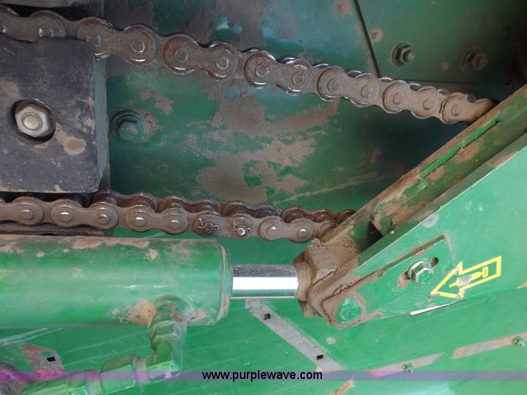 image for item I9237 2010 John Deere 568 round baler