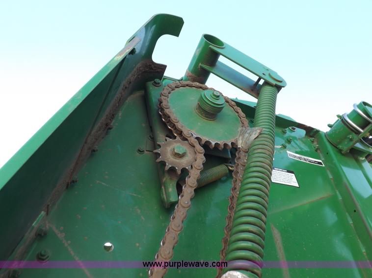 image for item I9237 2010 John Deere 568 round baler