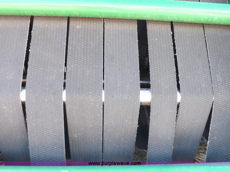 image for item I9237 2010 John Deere 568 round baler