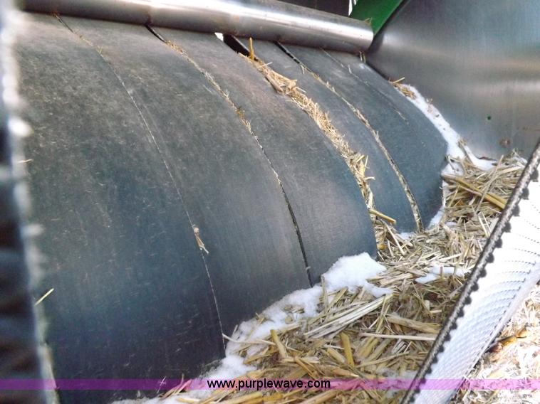 image for item I9237 2010 John Deere 568 round baler