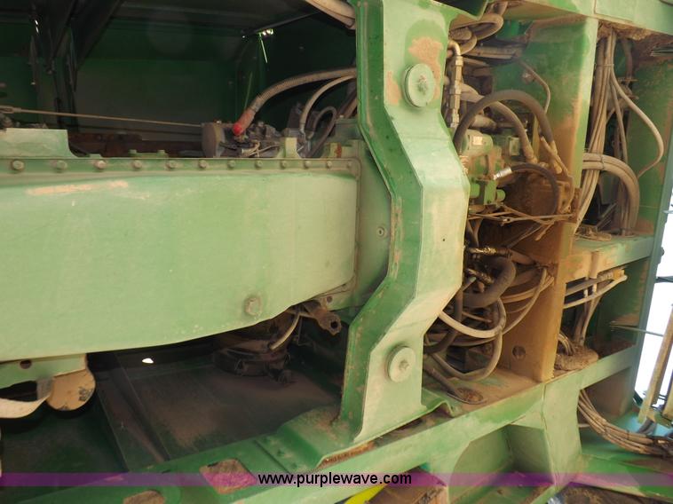 image for item I9238 2007 John Deere 4995 swather