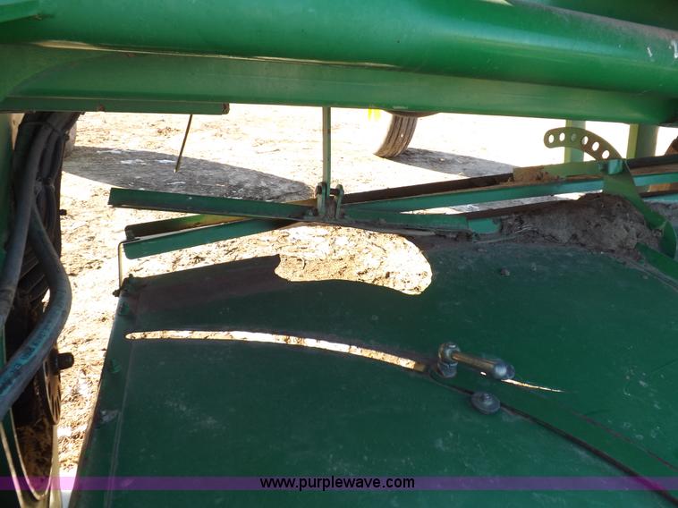 image for item I9238 2007 John Deere 4995 swather