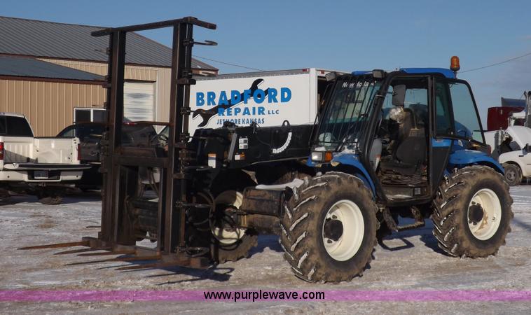image for item I9239 New Holland LM435A telehandler