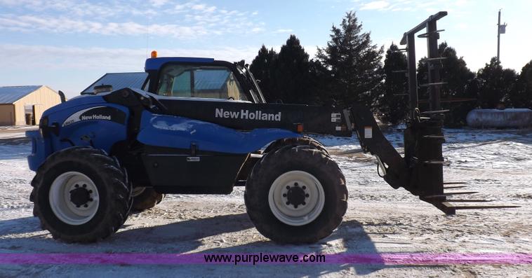 image for item I9239 New Holland LM435A telehandler