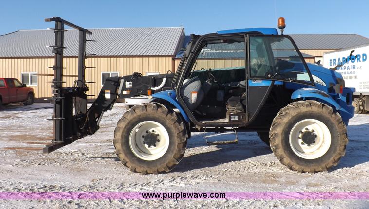 image for item I9239 New Holland LM435A telehandler