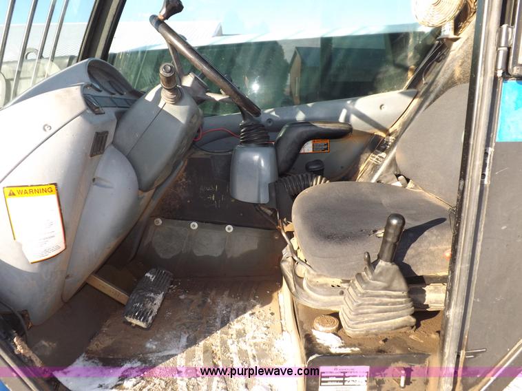 image for item I9239 New Holland LM435A telehandler