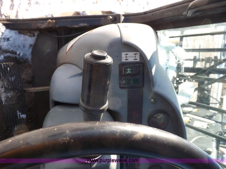 image for item I9239 New Holland LM435A telehandler