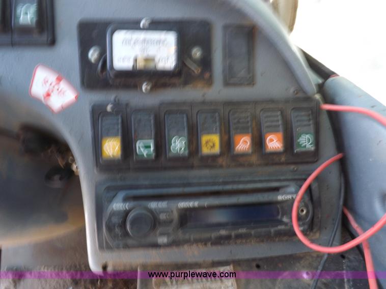 image for item I9239 New Holland LM435A telehandler