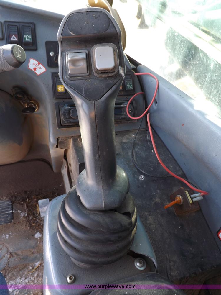 image for item I9239 New Holland LM435A telehandler