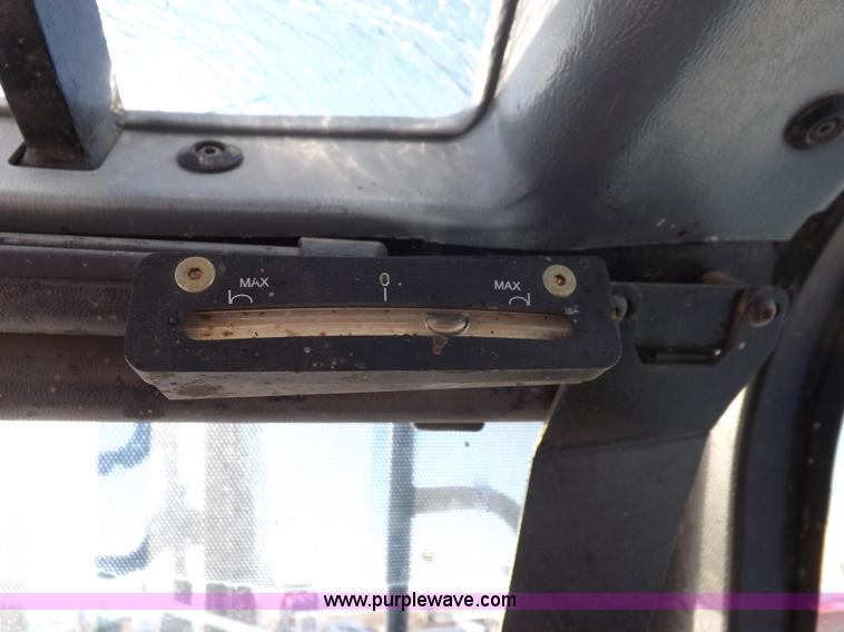 image for item I9239 New Holland LM435A telehandler